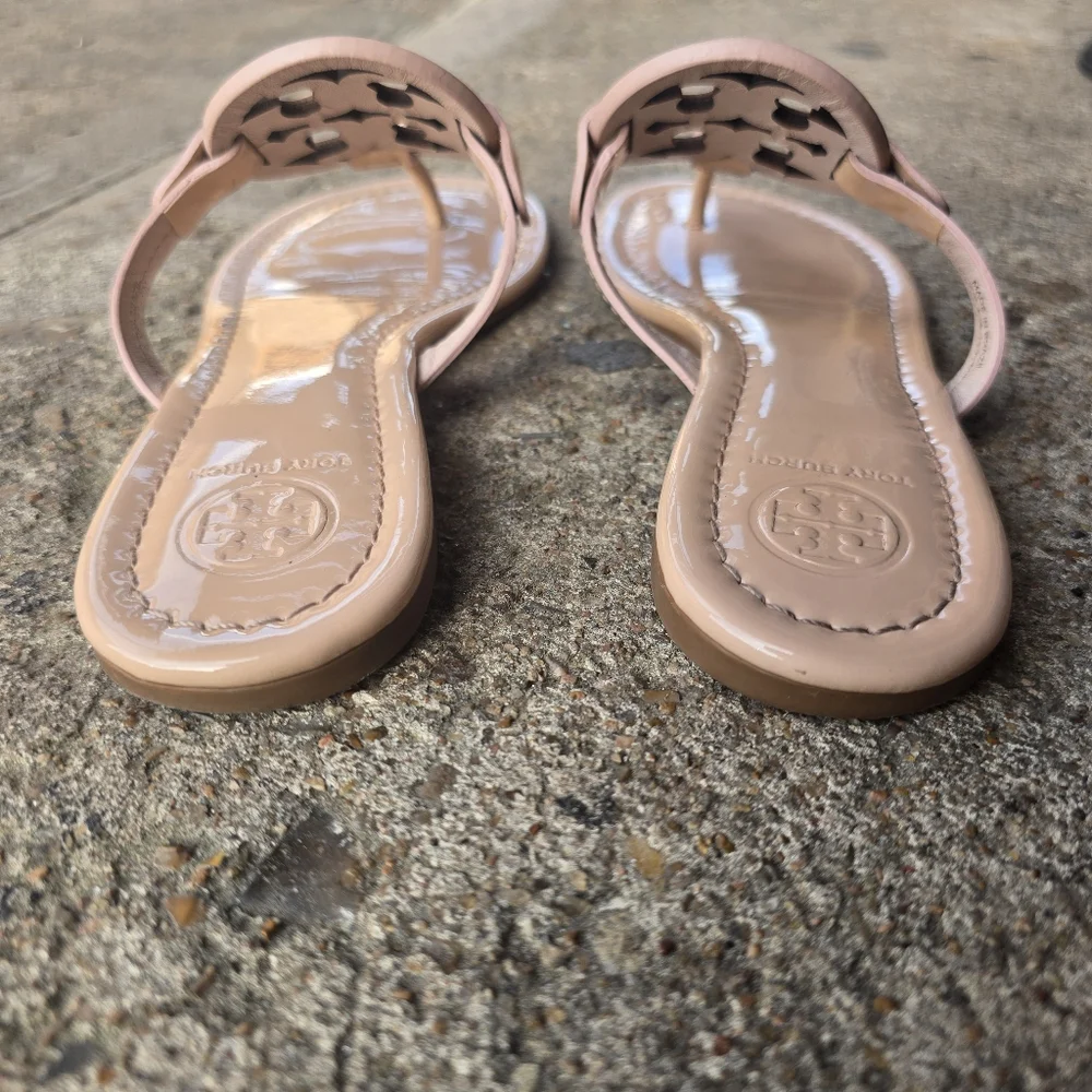 Tory Burch Patent Logo Thong Sandals in Blush Nude - Picture 10 of 11